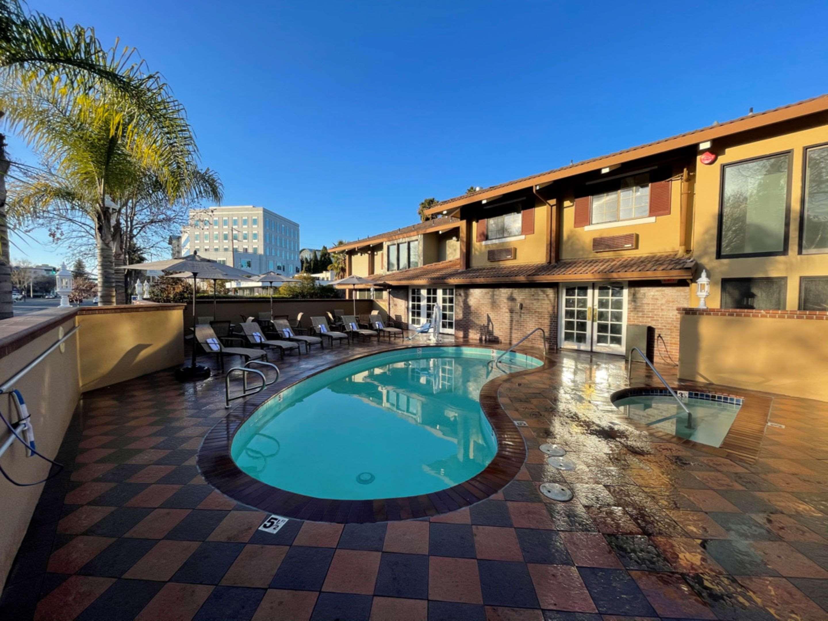 Surestay Plus Hotel By Best Western Mountain View Exterior photo